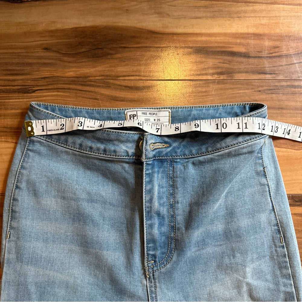 FREE PEOPLE Just Float On Super Flare Bell Bottom Jeans-Blue Rinse-Size 25 (1) - Picture 7 of 16